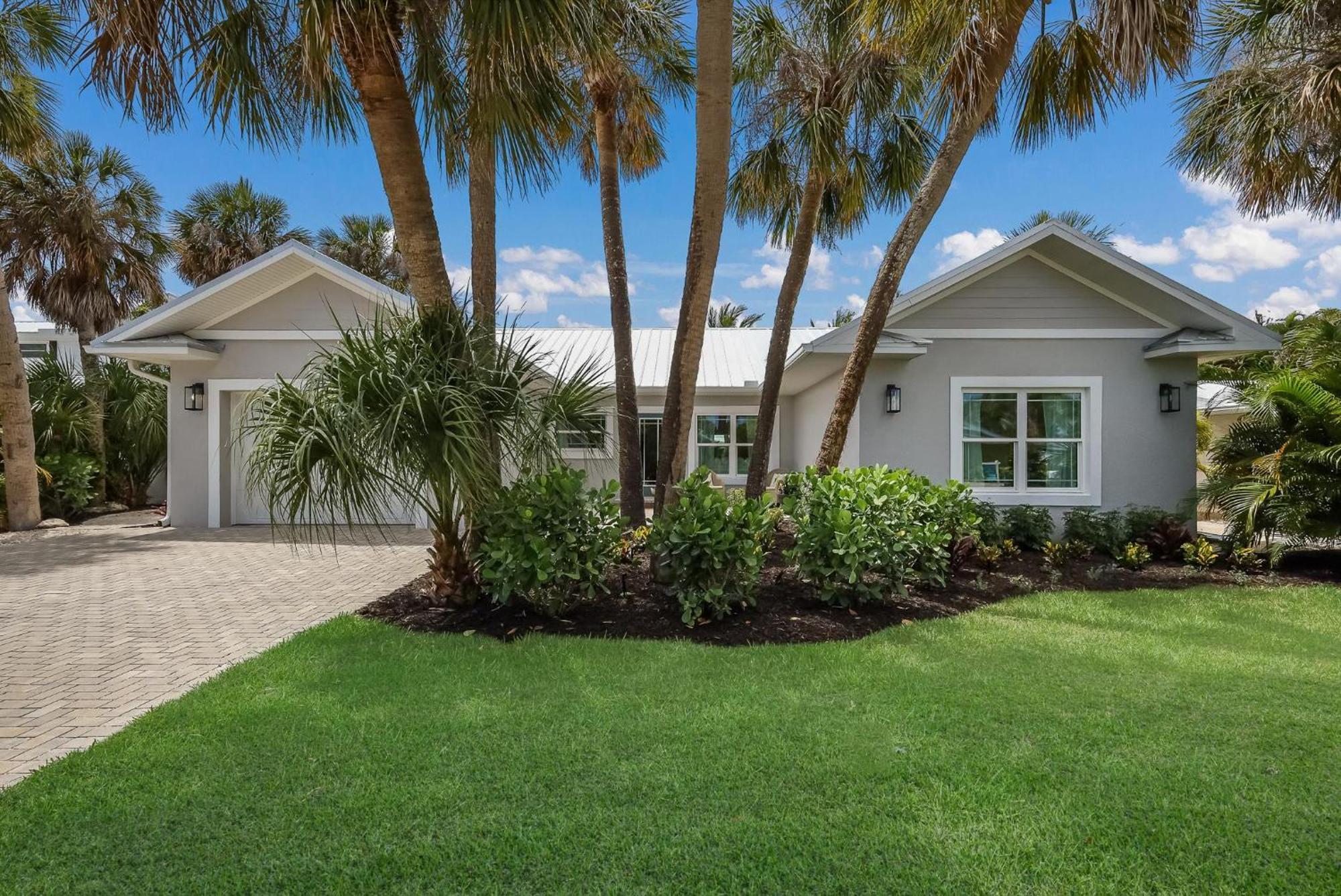 Island Chic Villa Holmes Beach Exterior photo