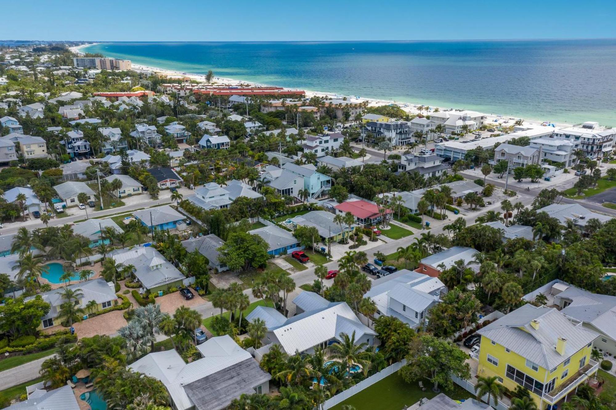 Island Chic Villa Holmes Beach Exterior photo